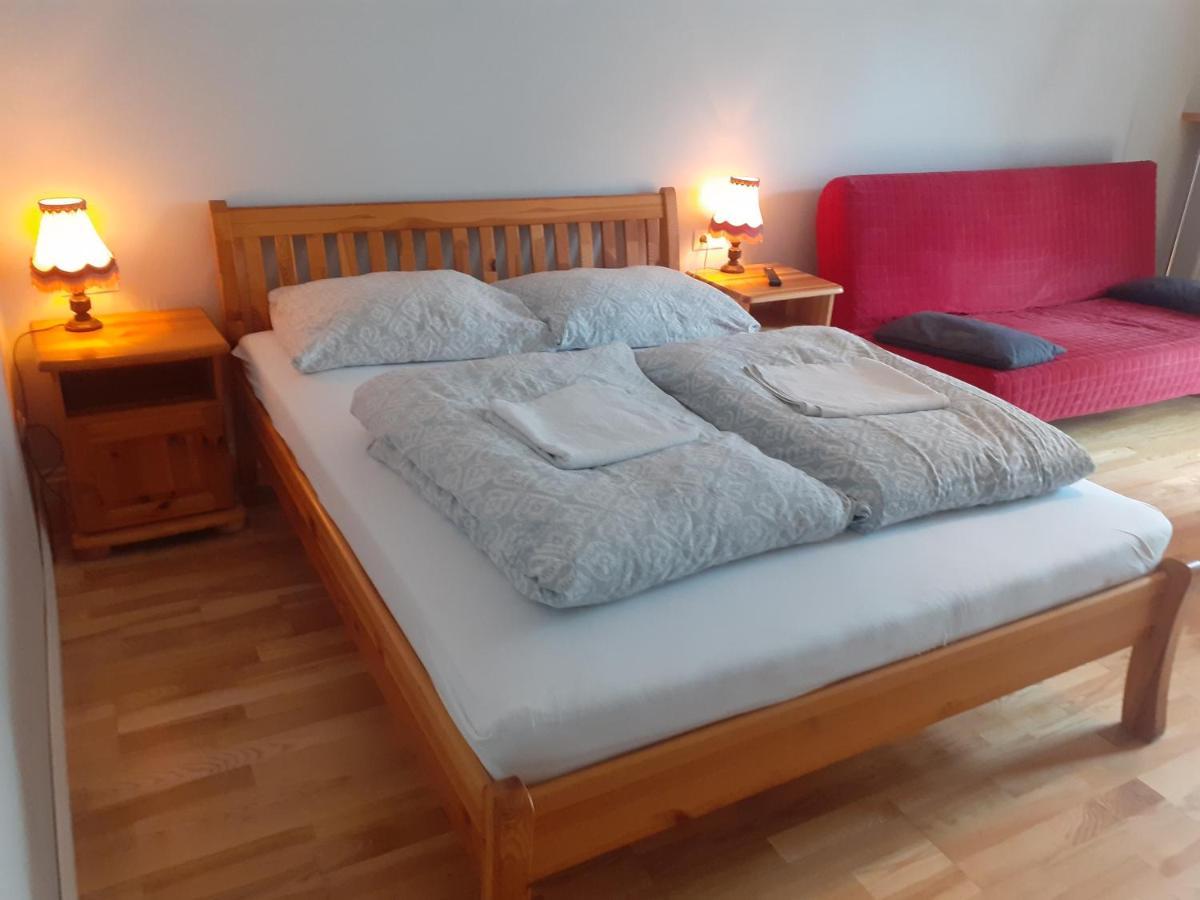 Apartament Cafe Belg เชสโตฮอวา ภายนอก รูปภาพ