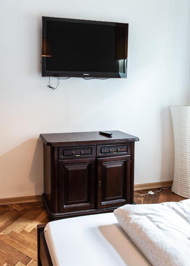 Apartament Cafe Belg เชสโตฮอวา ภายนอก รูปภาพ